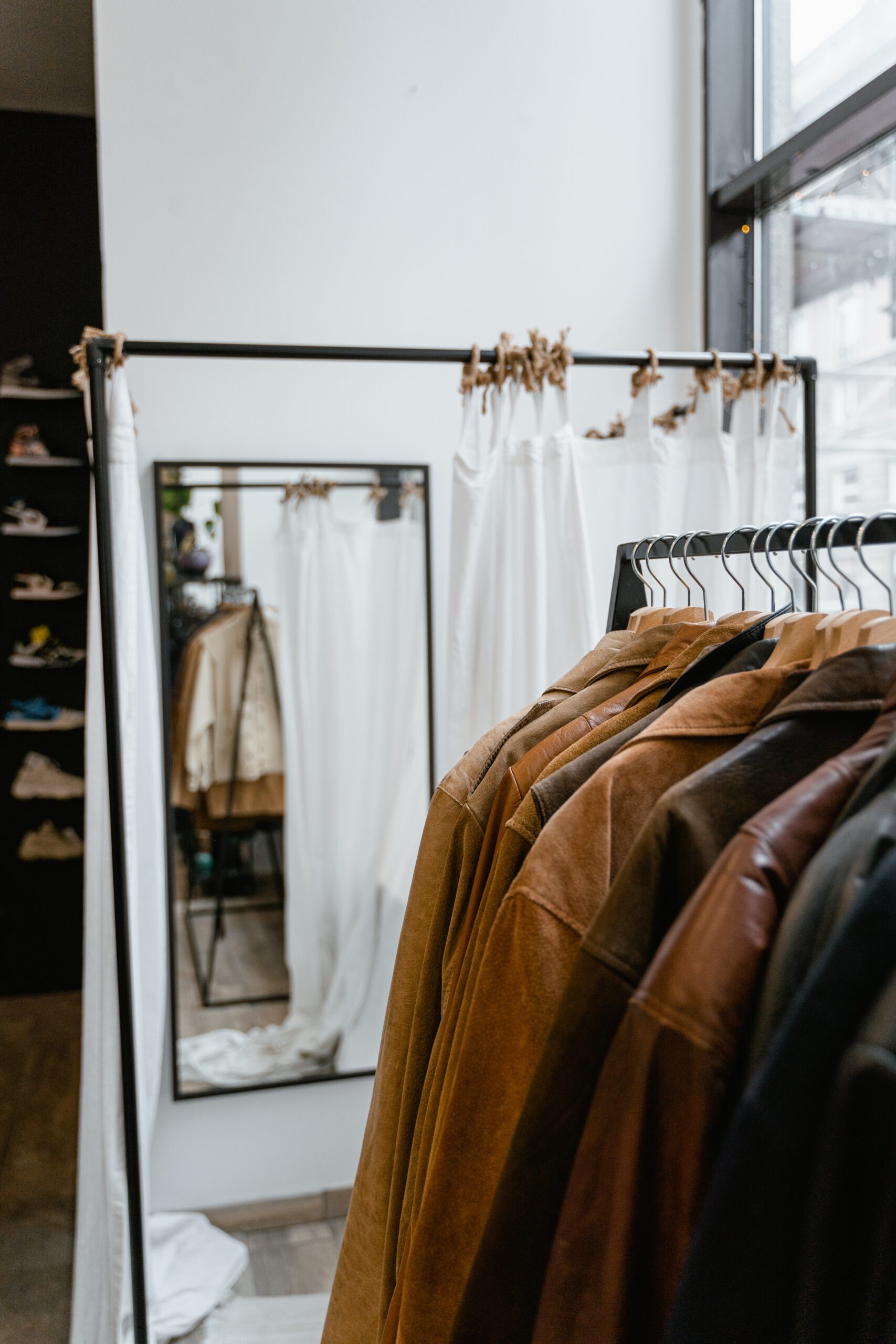 What Makes the Leather Jacket an Evergreen Accessory?