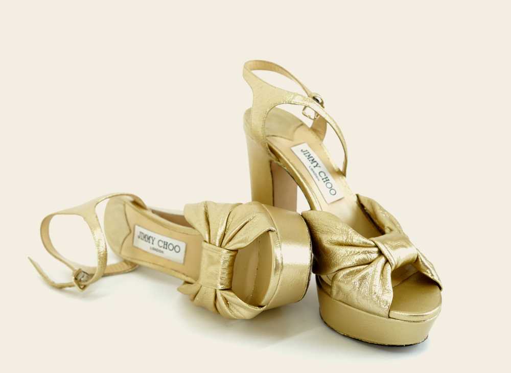 Fixing Squeaky Leather Shoes: Silence the Symphony