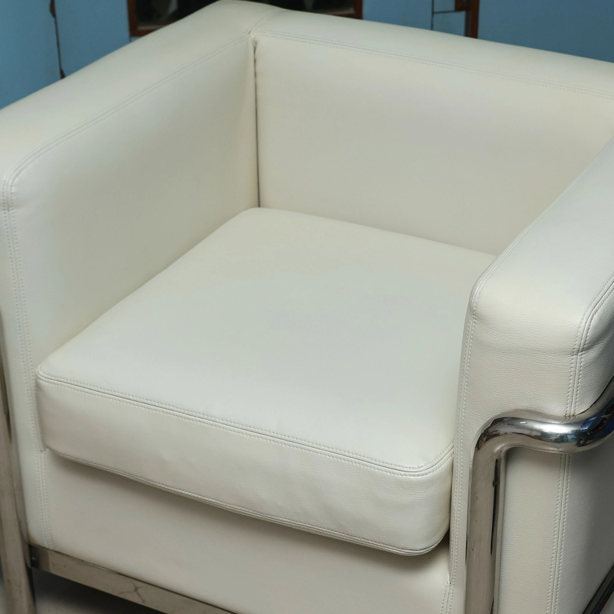 Peeling leather sofa after professional repair and re-coating